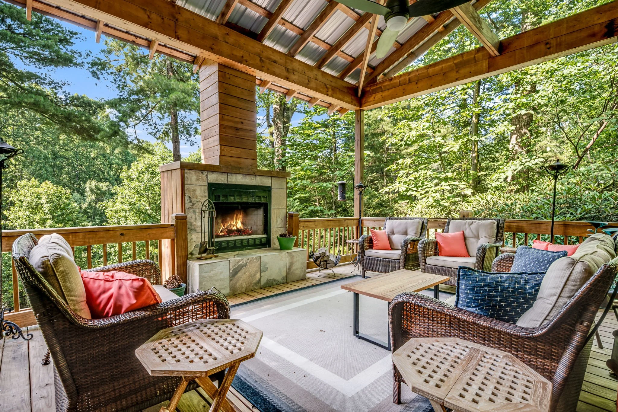 Resilience Road Cabin: Pet Friendly, Walk Downtown
