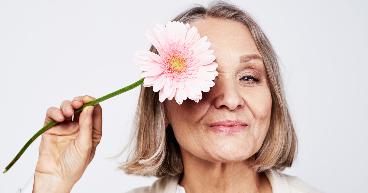 Menopause dietitian providing virtual nutrition counseling for perimenopause and menopause symptom support