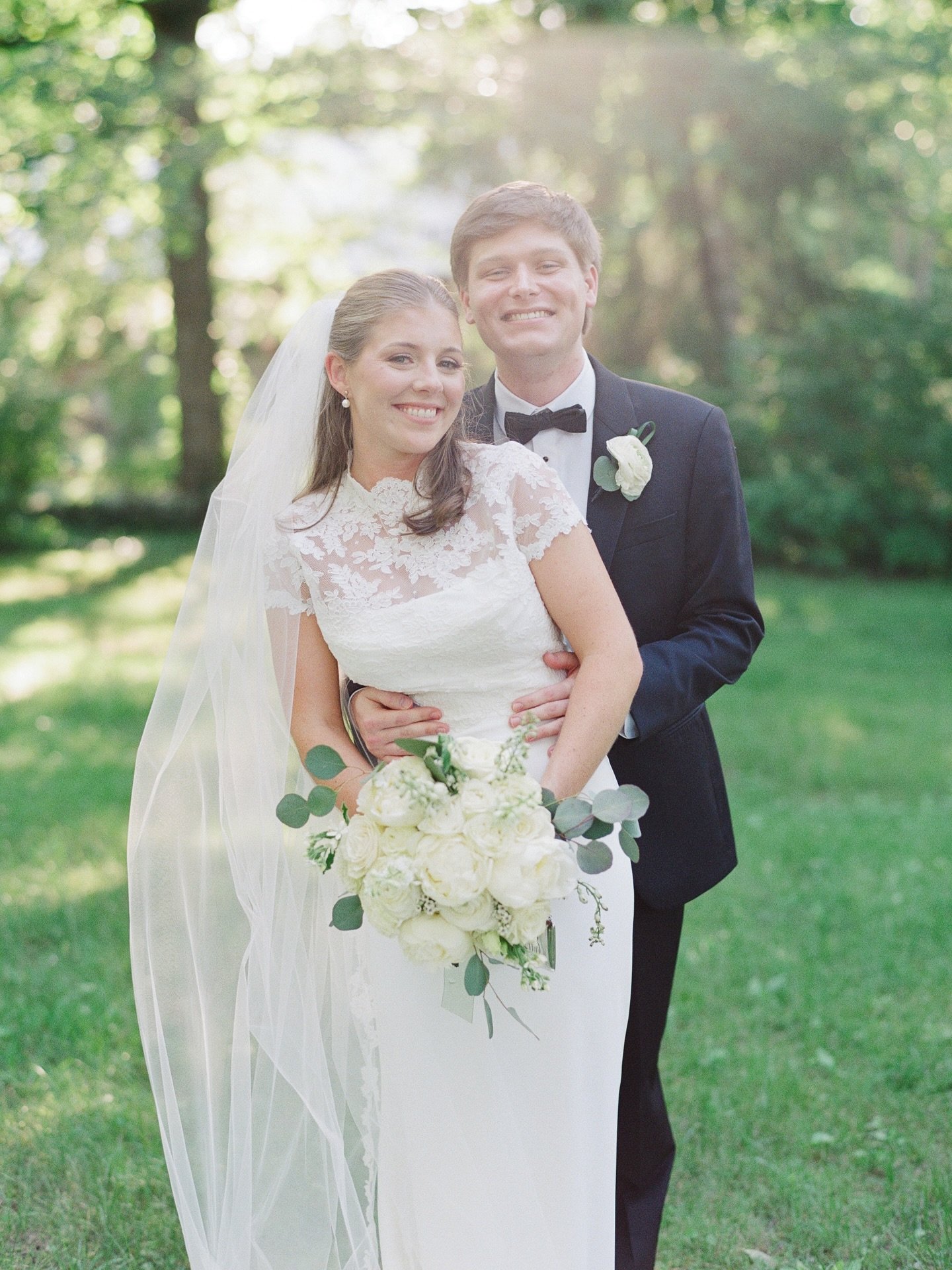 Our sweet Sarah Bennett married the love of her life in East Tennessee!! Congrats to the Baines!

ML Bride: @sb.baine
Photography: @olivia_jones_photography 
Florals: @flowersbygilandcurt
Content Creation: @cooksbridal