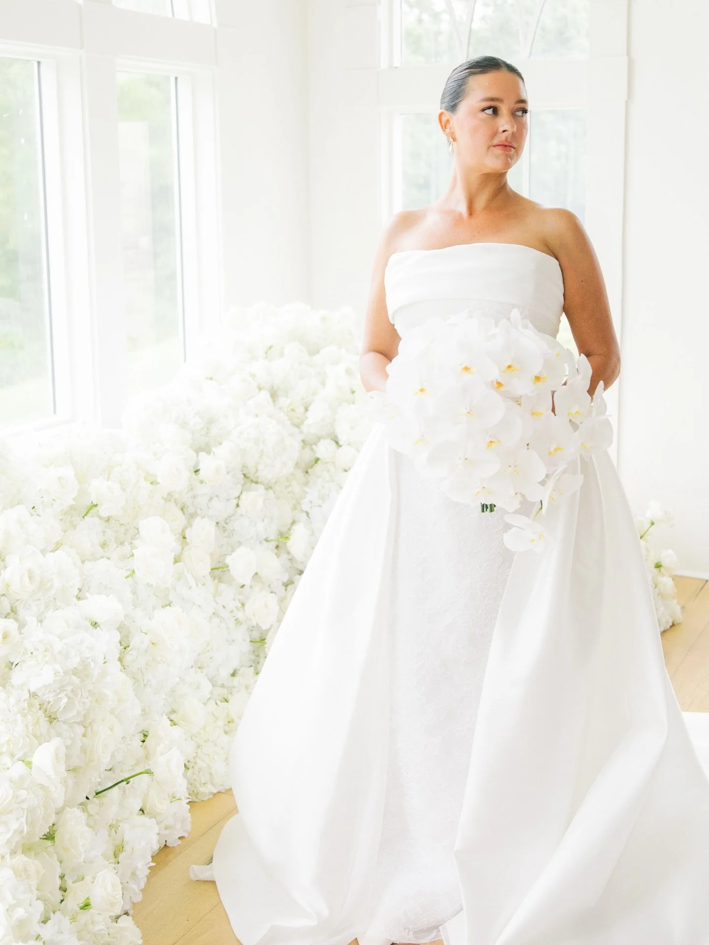 @tempestbrock curated her day so magically to renew vows to her Justin! Amidst the splendor of the blooms and beauty of her wedding day, her grace and loveliness she carries shone brightest within and without! 🤍

ML Bride: @tempestbrock
Photography: