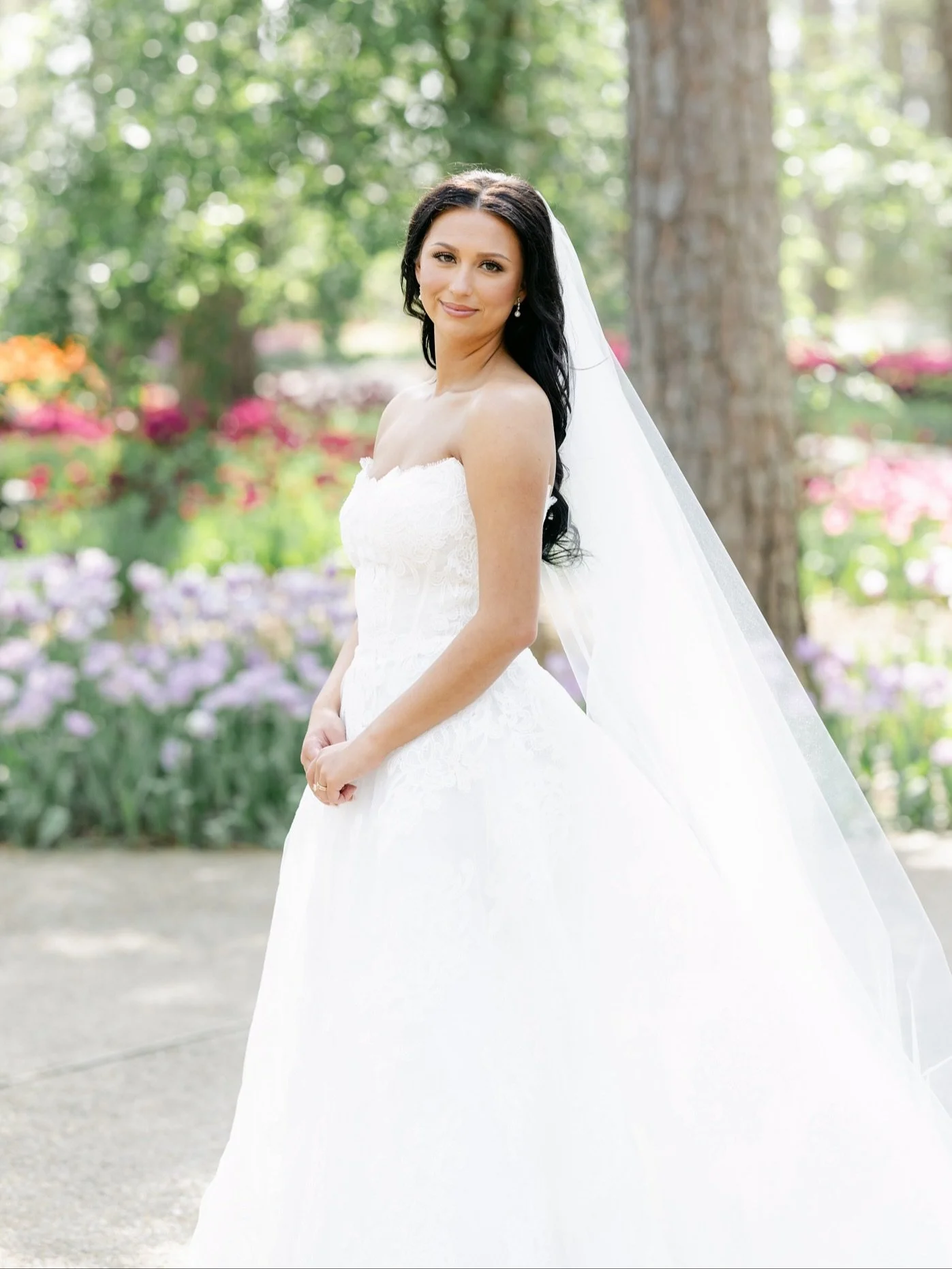Emma + Jayden wrote their own Love Story - a vision of a timeless grace in this lace ball gown ✨

ML Bride: @emjanerichey
Photography + Videography: @blackhousestudios_
Planning: @kaitiegillweddings
Venue: @garvangardens
Florals: @magnoliabellefloral