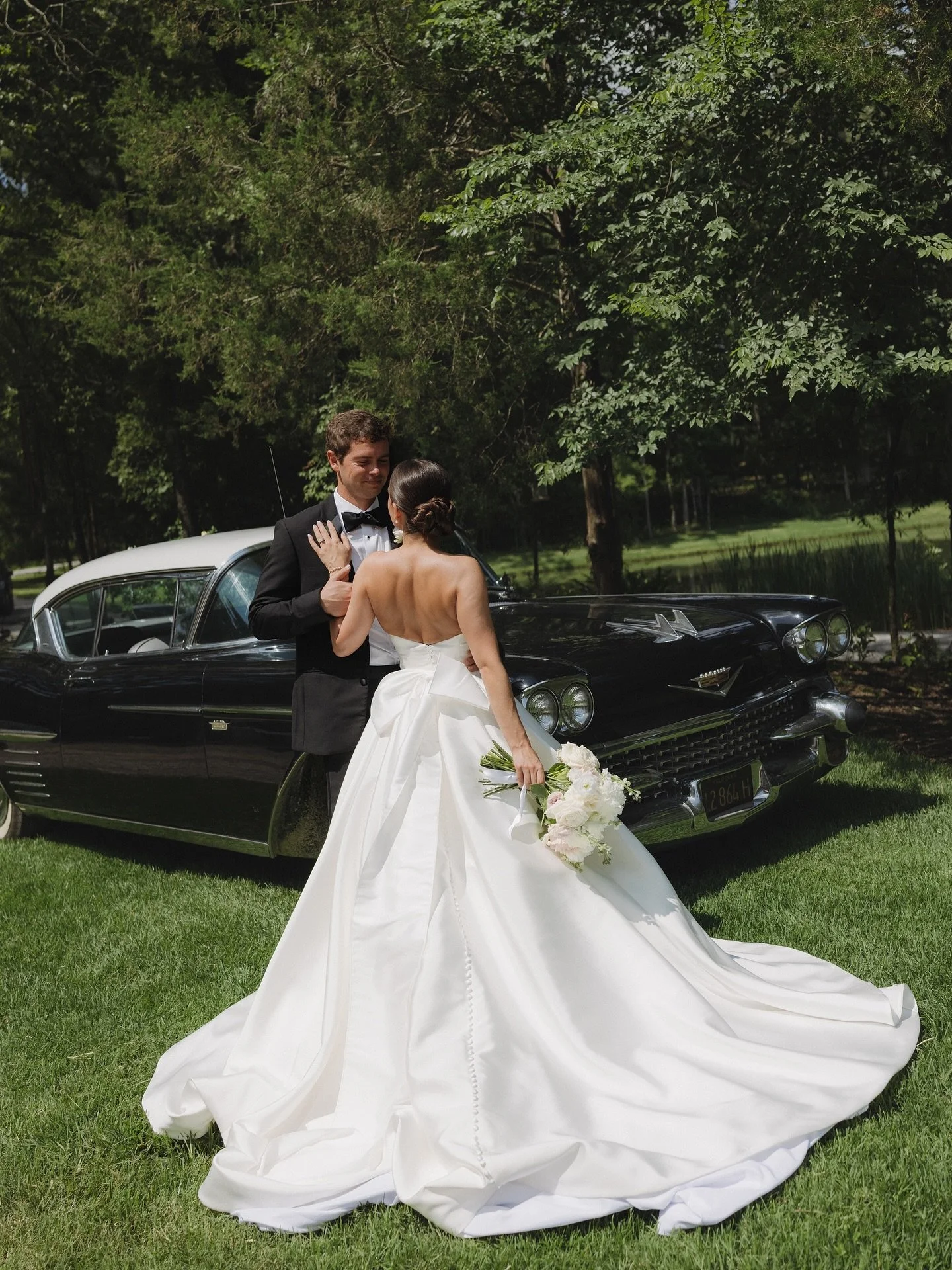 Meet the Rimmers ✨

ML Bride: @brookiedancer
Photography: @jodarlingphotography
Venue: @robinshawvenue
Planning + Florals: @betts_made 
Catering: @pinkflamingocatering
Videography: @oliviaelisecreative
Cake: @cravesweets107
Makeup: @lindseysaenz
Hair