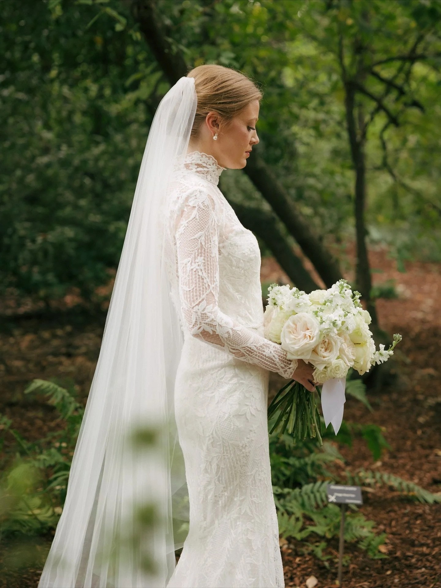 something so romantic about an autumn wedding &mdash; The Durhams had a flawless day amidst the fall foliage &amp; surrounded by those they love. 🤍

ML Bride &mdash; @lauren_durham
Photography &mdash; @jennblackburnphoto
Planning &mdash; @itakestwoe