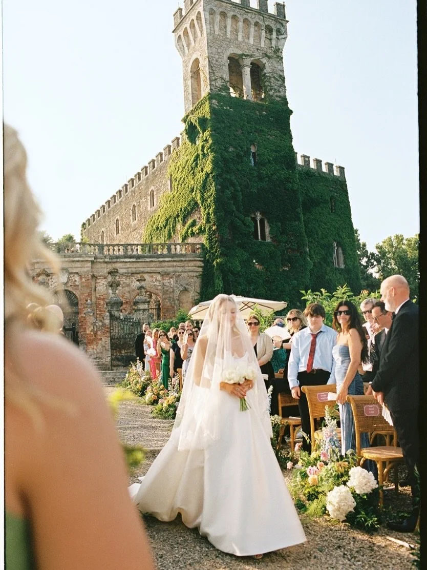 Kate and Cameron&rsquo;s Castello Di Celsa destination getaway &mdash; an ode to their romantic beginnings and studies of Italian Renaissance art history in Italy 🥀

ML Bride &mdash; @katelakin_
Photography &mdash; @alina_smit_photo
Planning &mdash;