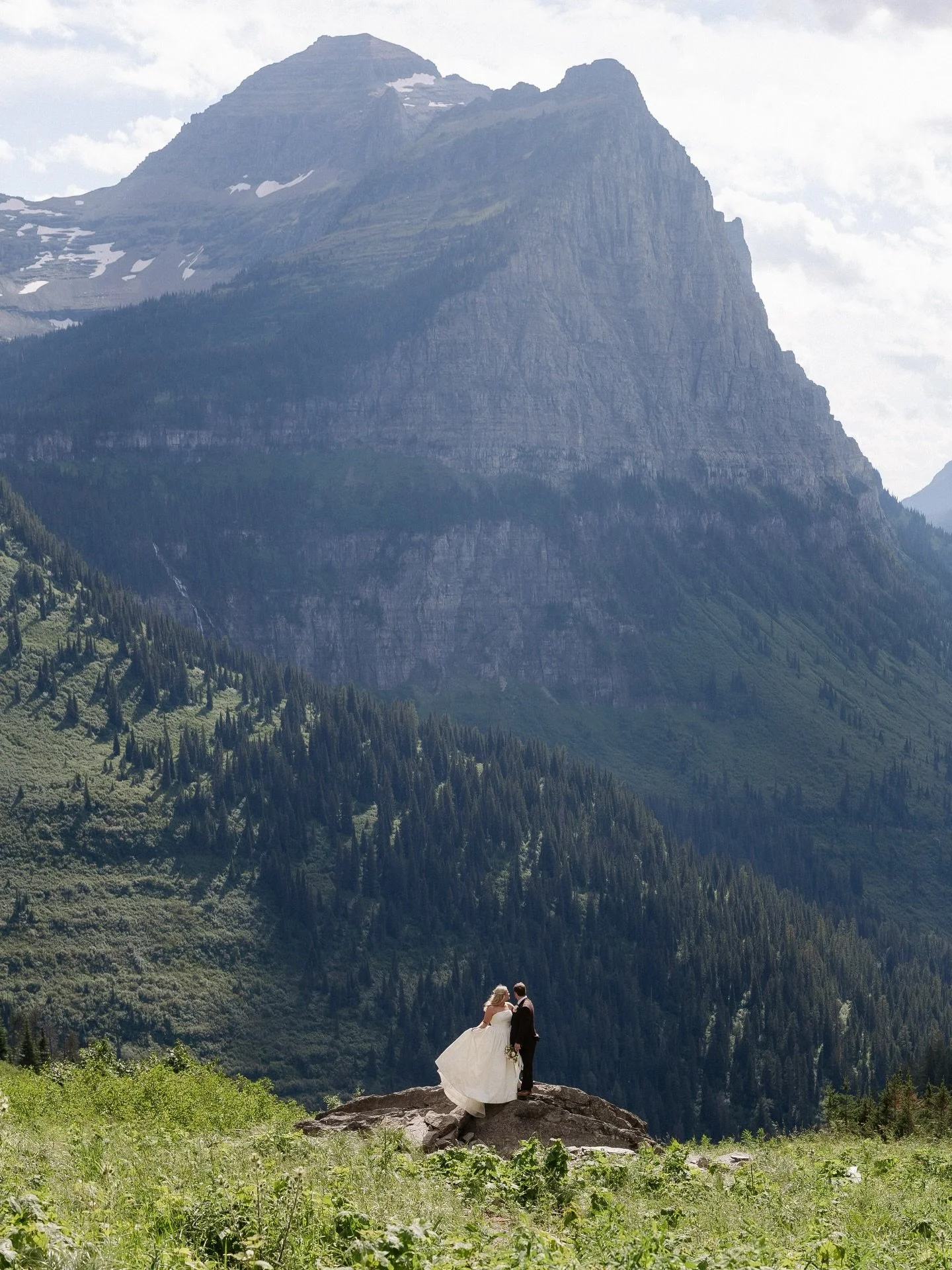How dreamy @glaciernps 💭✨

ML Bride &mdash; @carolsmclemore
Photography &mdash; @emmakaylinphoto 
Super 8 &mdash; @clairemay_photography
Florals &mdash; @bisonfloral
Venue &mdash; @halfmooncamp.mt
Rentals &mdash; @empress_tents_events
Makeup &mdash;
