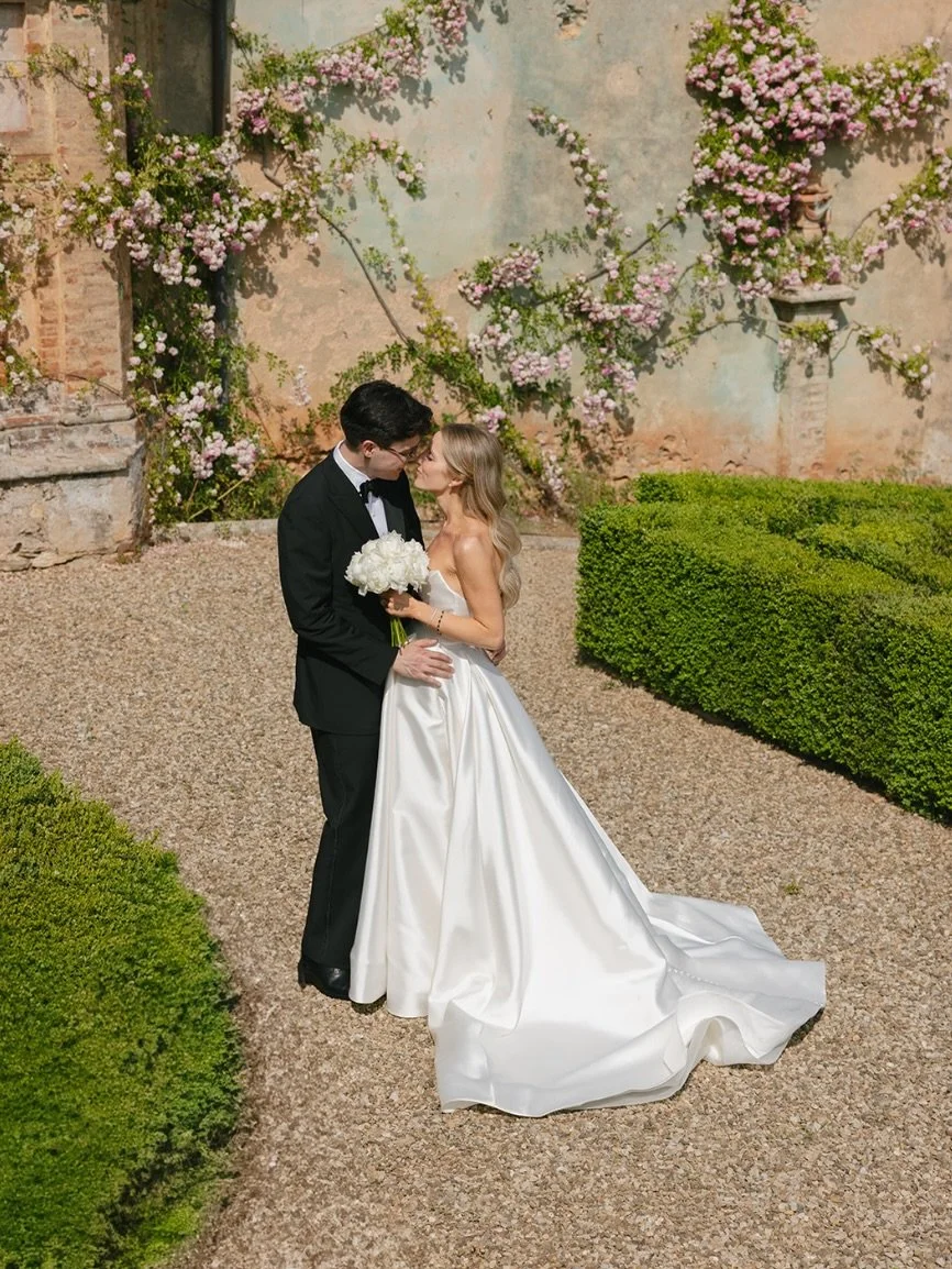 A romantic, Italian getaway wedding &mdash; you&rsquo;re dreamy @katelakin_ 🤍

ML Bride &mdash; @katelakin_
Photography &mdash; @alina_smit_photo
Planning &mdash; @chechic_weddings
Videography &mdash; @thestoriesoflove.com_films
Catering &mdash; @ro