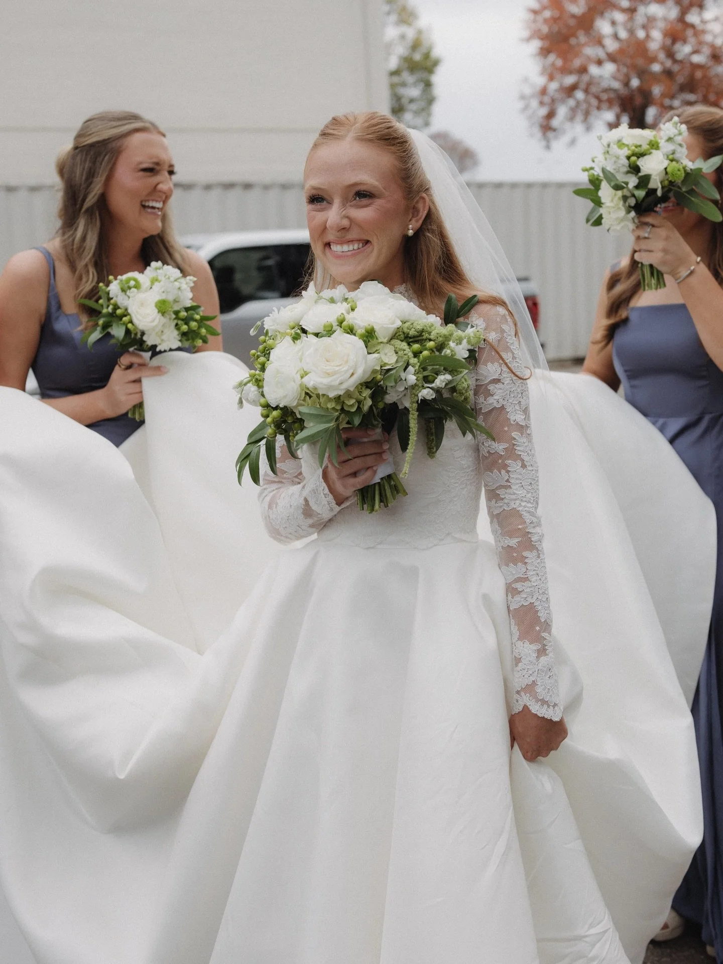 Sweet Mrs. Ellie Riggs Wildman&rsquo;s bridal look &mdash; 

At Ridgeway Country Club with an outdoor ceremony, Ellie wore a gorgeous Jenny Yoo gown completed with a long-sleeve alencon lace bolero. Ellie&rsquo;s radiance is so evident in her photos 