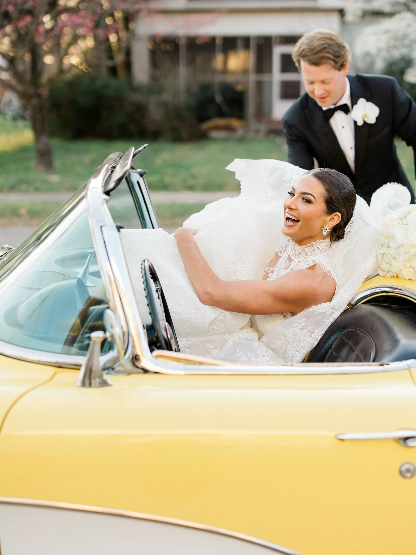 Hop in, we&rsquo;re getting married!!! 

ML Bride &mdash; @kaytonhorton 
Photography &mdash; @shelbychantephotog