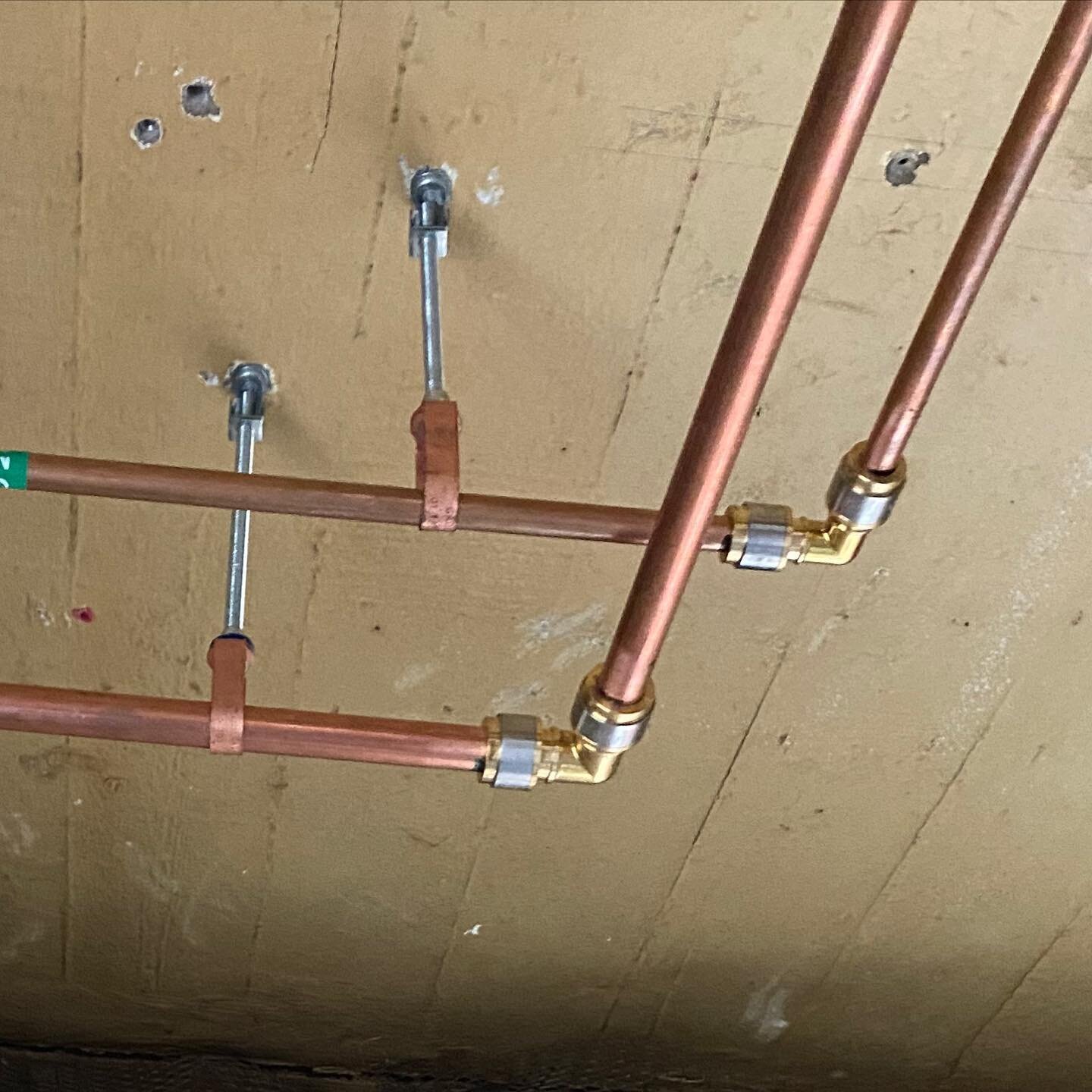 Medlok Axially Swaged Fittings- Used in Dialysis system Installation, done in 8 hours by a one man crew.
