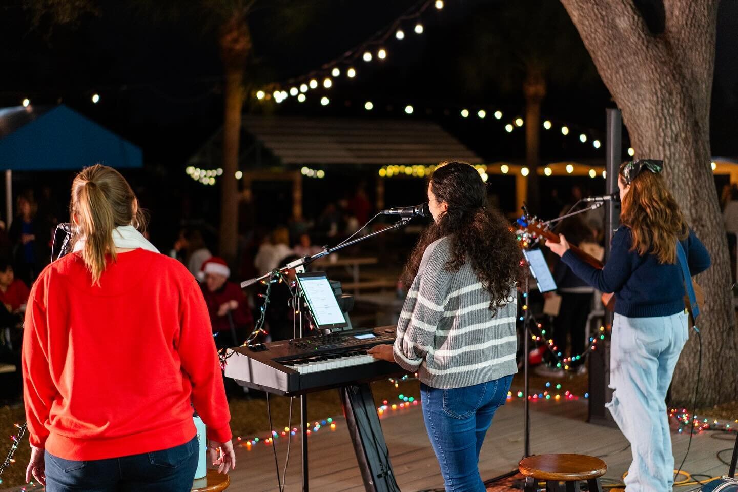 We had an awesome time at our Outdoor Family Christmas Festival last night. Huge thanks to all of our volunteers who helped make it such a special night. See you on Sunday! #christmas #church #calvarychapel #sarasotachurch