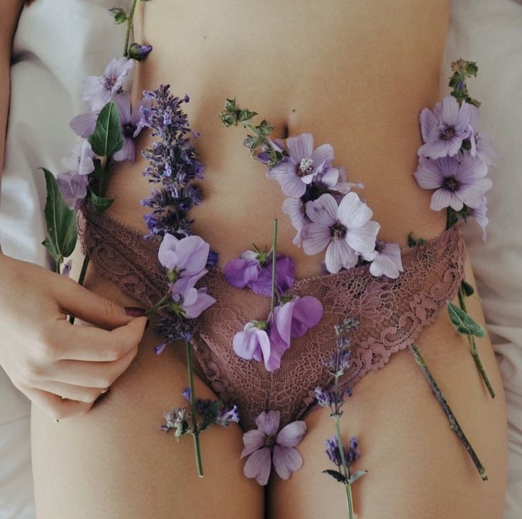 PMS, Menstruation& das Leben mit dem Zyklus