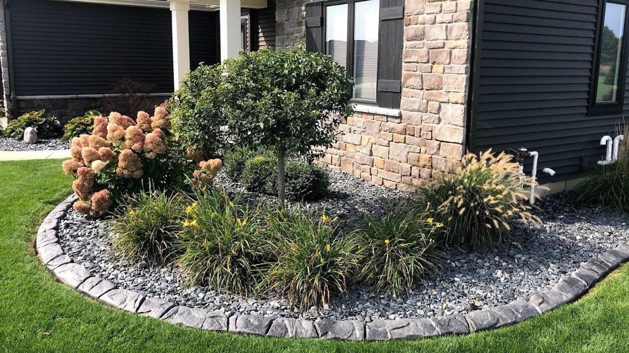 Landscape edging in Middlebury Township IN