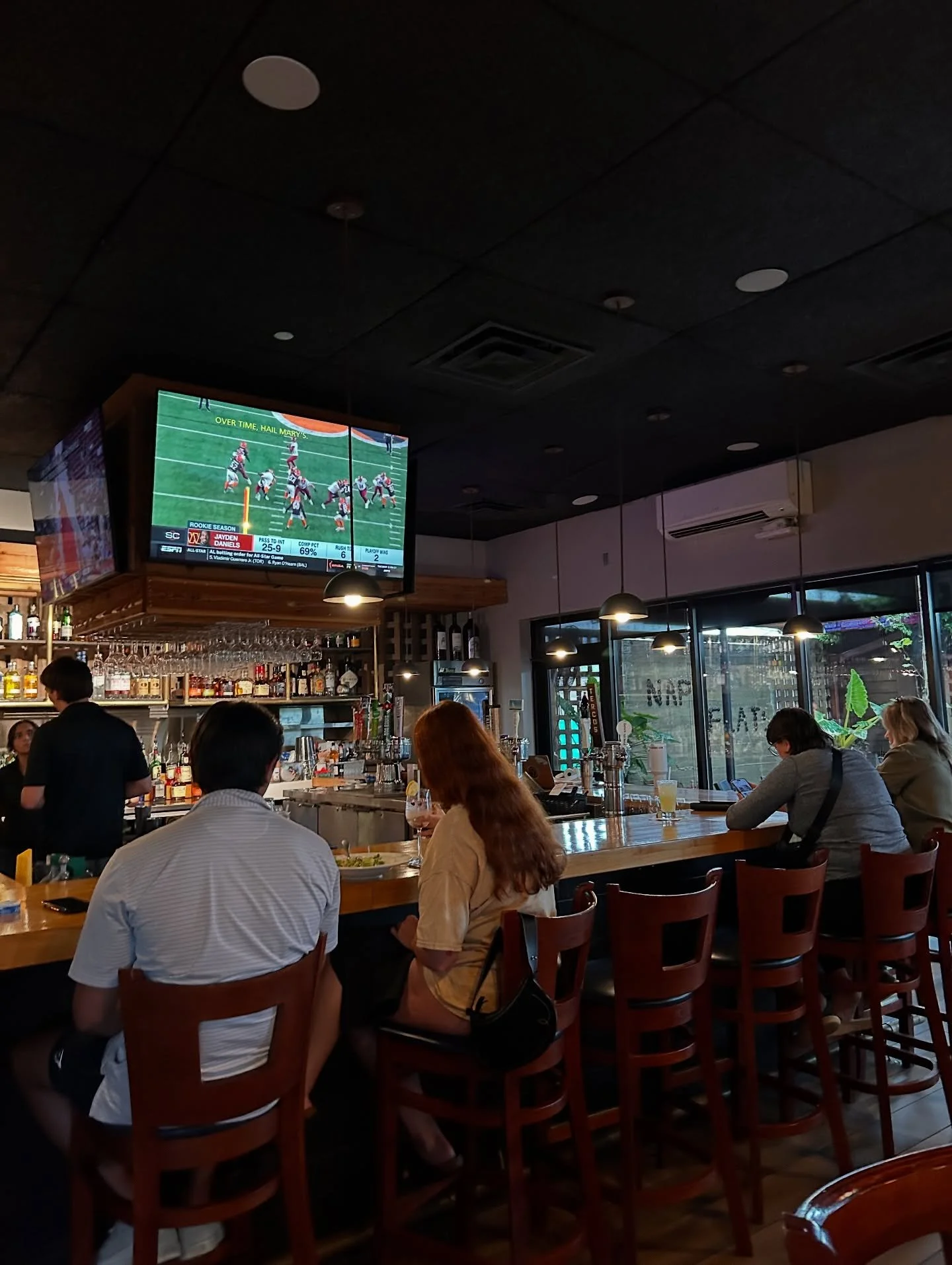 Kickoff + cold drafts = the perfect evening 🏈🍺

Join us a Napa Flats to kick off game time the right way. 

Here we gooooo! 

#cowboynation #texans #nfl #aggieland #localrestaurants #collegestation #napaflatswoodfiredkitchen