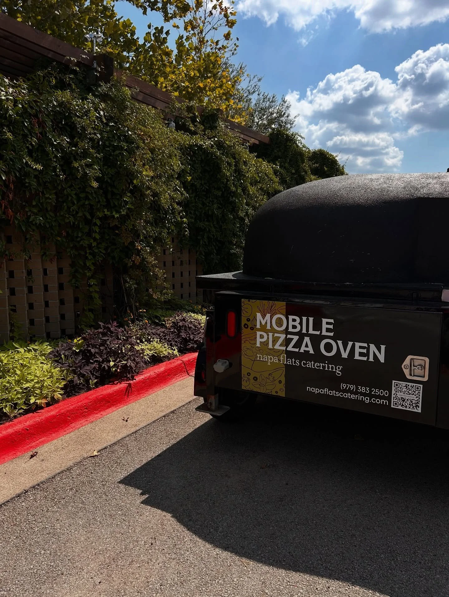 Happenings around the Flats 

1. Our pizza oven ready to hit the road
2. Toasting to the new fall drink specials
3. Slow, wood-fired burns
4. Our Fettuccine Toscana + Becker Vineyards Ros&eacute; = perfect pairing
5. Accidents happen (even at Napa)