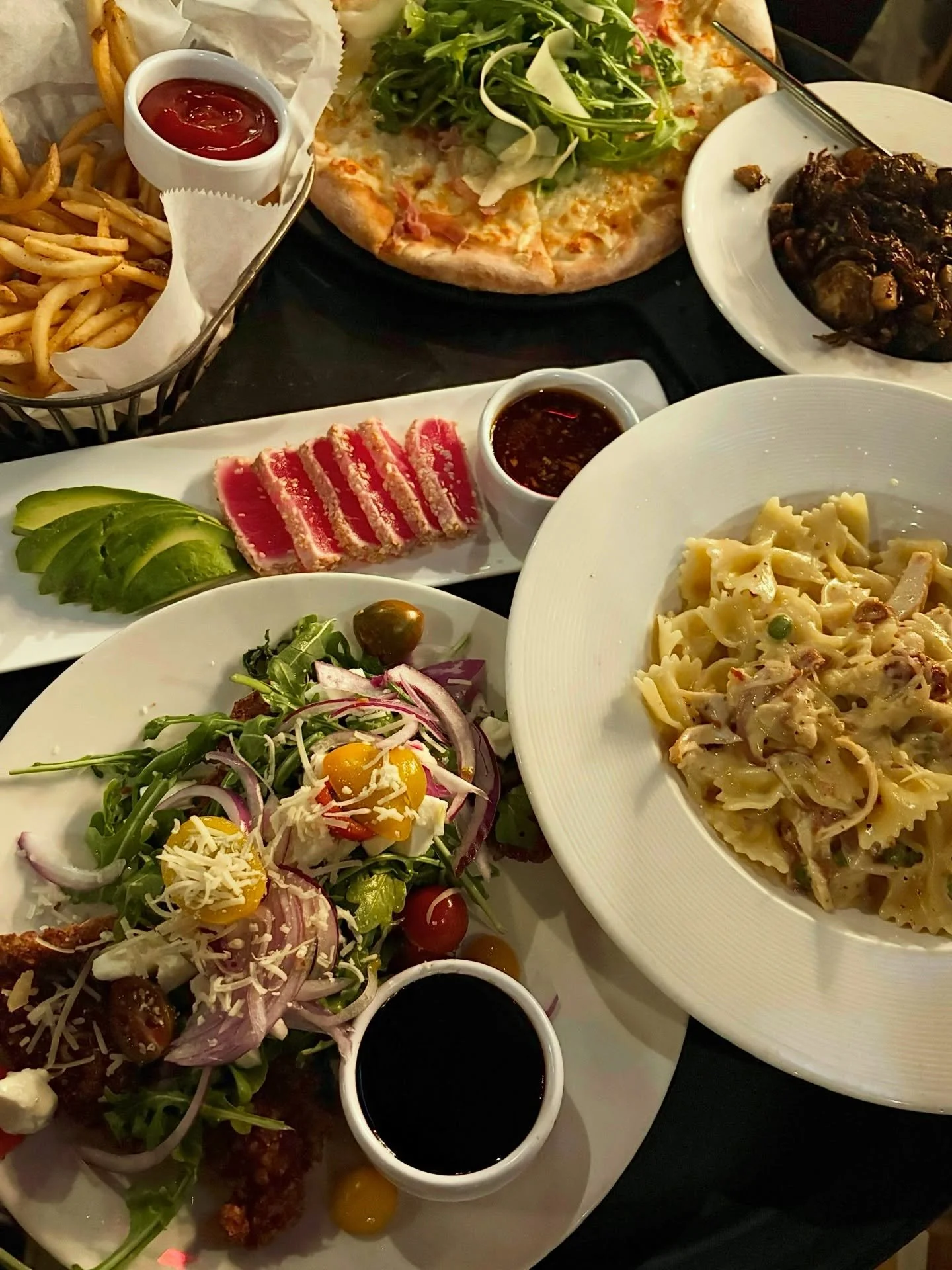 Ahi tuna + spring greens + carbs for balance &mdash; a table done right 😉 

Come by and show us how done right looks for you. 

#collegestation #napaflatswoodfiredkitchen #woodfiredkitchen #tonysbowtie #aggielanddining