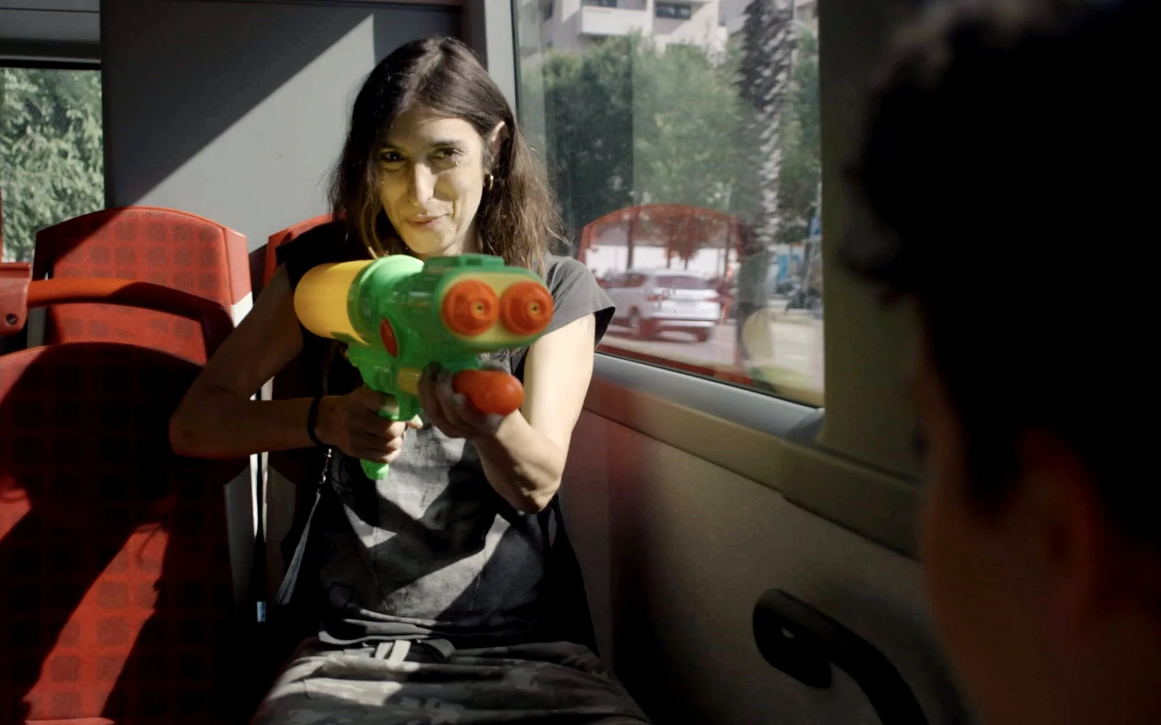 Film Intro: Corren las liebres