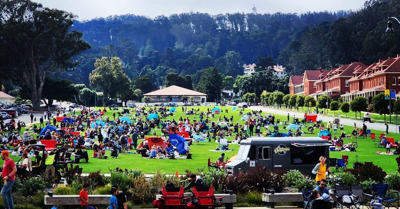 Thanks to my good friend Curt for capturing this beautiful photo of #Vanglorious in the #PresidioSF 🙏🏼

#beautiful #photo #sf #greatlawn #classicstepvan #chevy #djtruck #djvan #rocknroll #bagged #slammed #dropped #lowrider