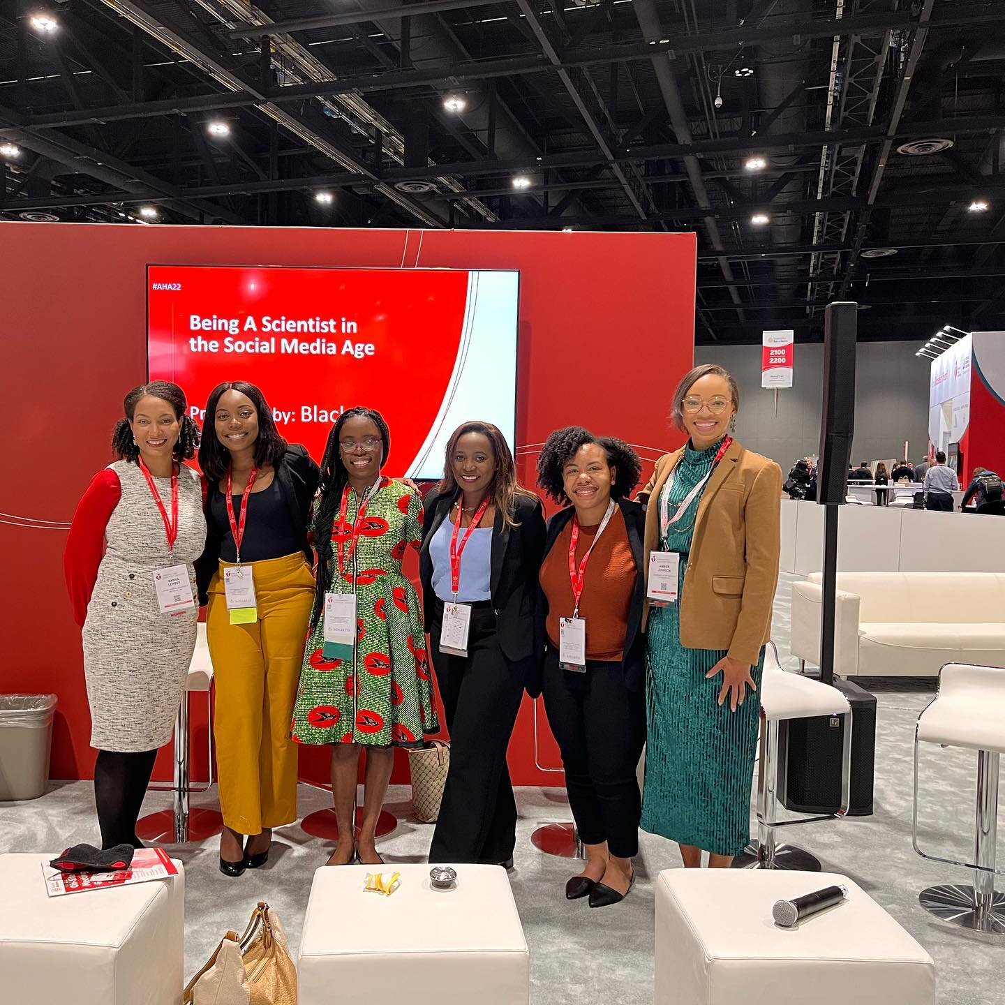 I co-moderated a panel on science and social media at the @american_heart Scientific Sessions. It was an honor to hear amazing Black investigators and medical doctors share their experiences. 
The panel was organized by @blackincardio, a non-profit o