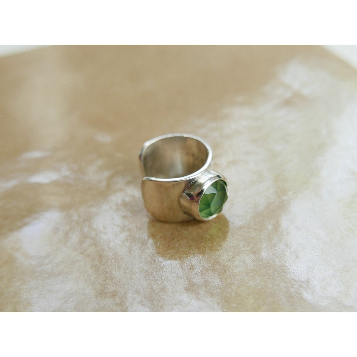 Green Serpentine Gem Ear Cuff 🪲🌿