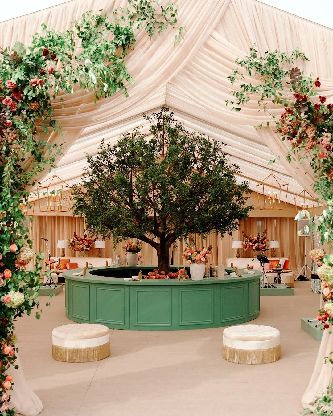 Ceremony, cocktail hour, reception &mdash; each space with its own energy, its own light, its own story.
A &amp; P&rsquo;s day, captured in the details.

@sincerelyyoursevents 
@modernframemedia
@rachelaclingen 
@premiertents 
@eventuredesign 
@detai