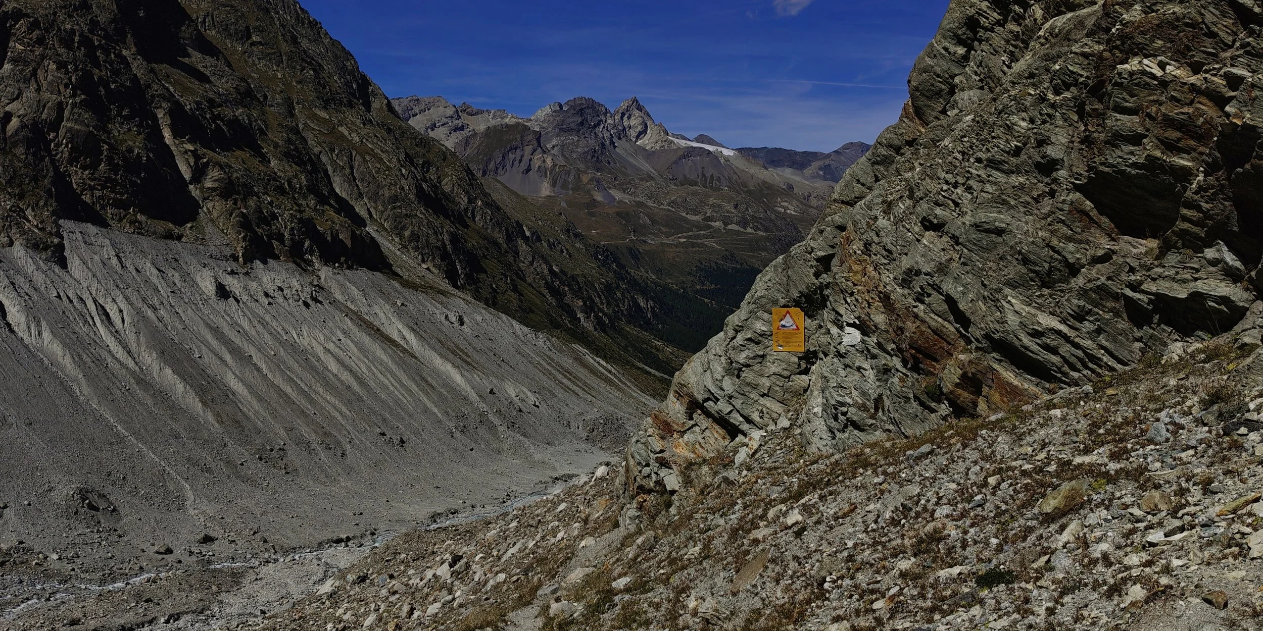 Glacier d’Arolla valley (2380m)