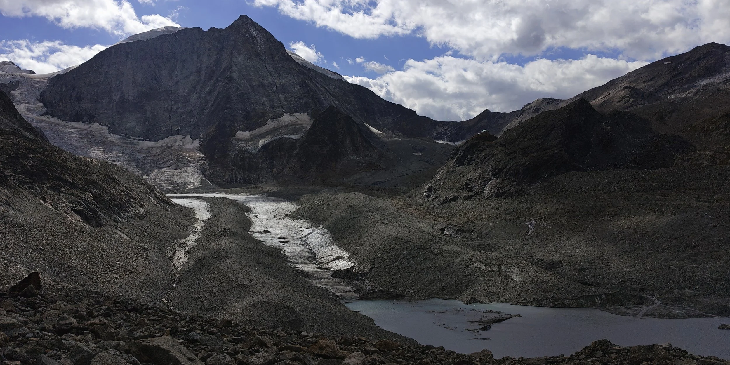 Cabane des Dix (2928 m), Glacier de Cheilon