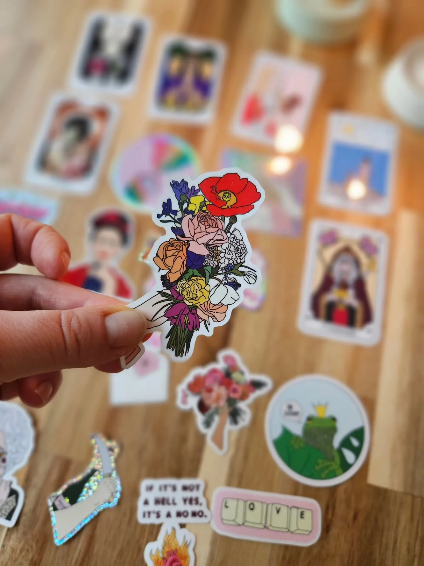 Oisko sun l&auml;pp&auml;riss&auml; tai vesipullossa tarran ment&auml;v&auml; kolo? 🌈 

Tammikuun loppuun asti kaikki s&auml;&auml;nkest&auml;v&auml;t vinyylitarrat sek&auml; taidekalenteri -10% koodilla TAMMI10 🫶