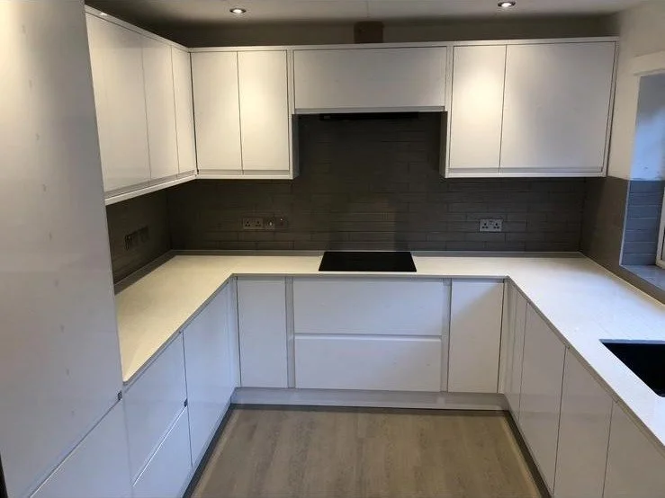 081-kitchen.jpg