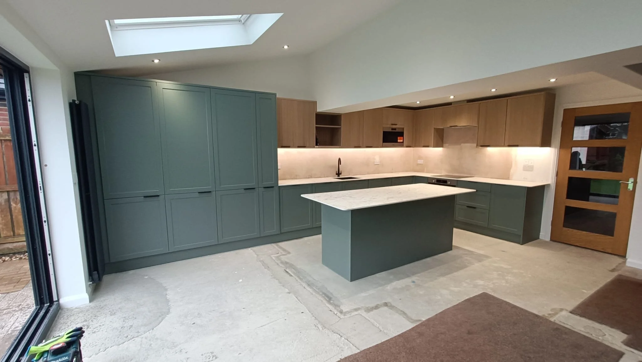 061-kitchen.jpg
