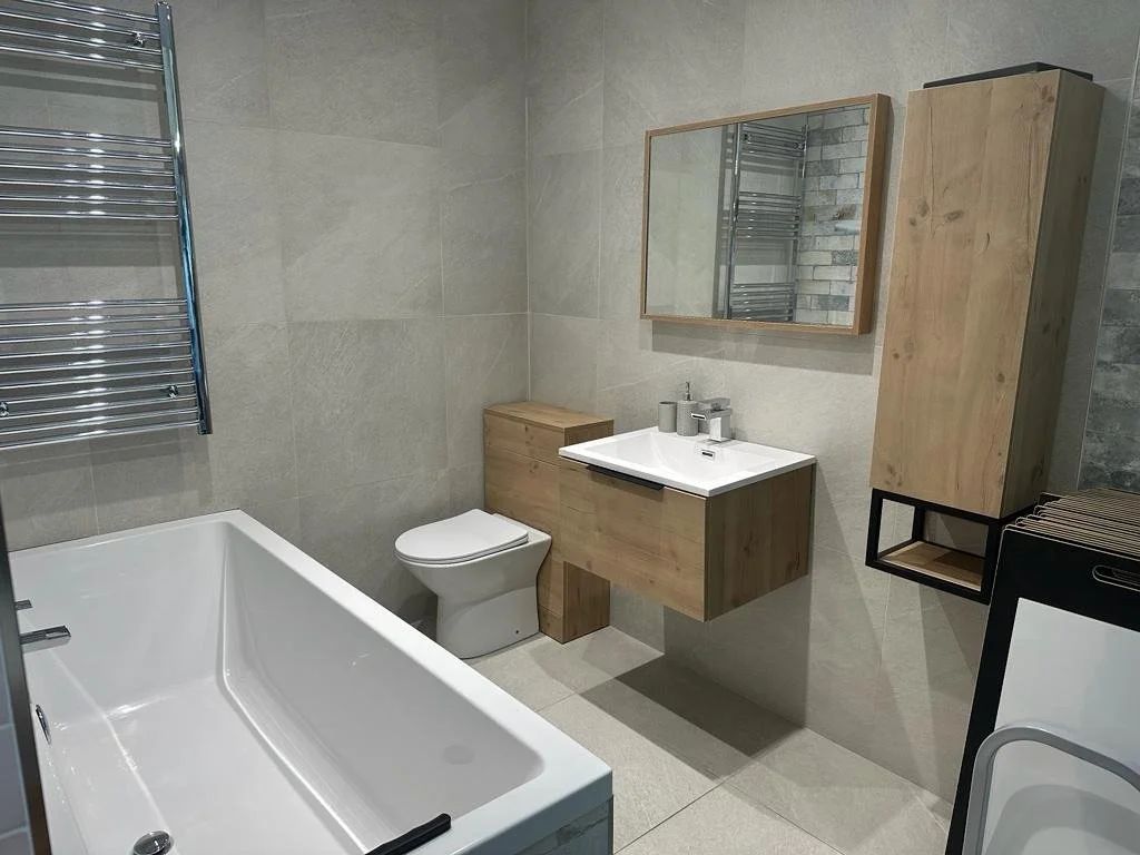 047-bathroom.jpg