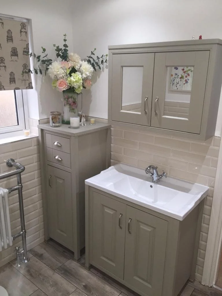 093-bathroom.jpg