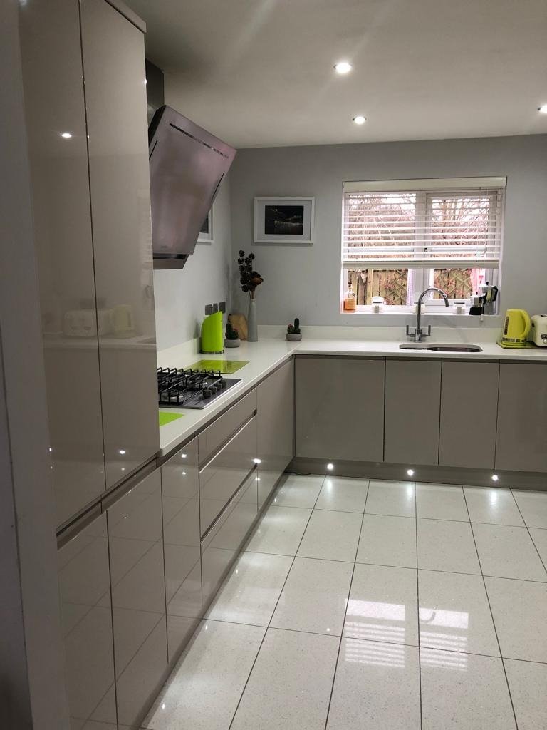 028-kitchen.jpg