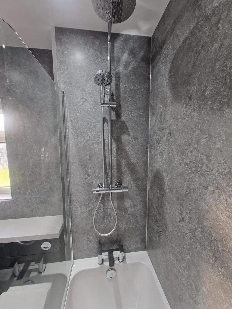 085-bathroom.jpg