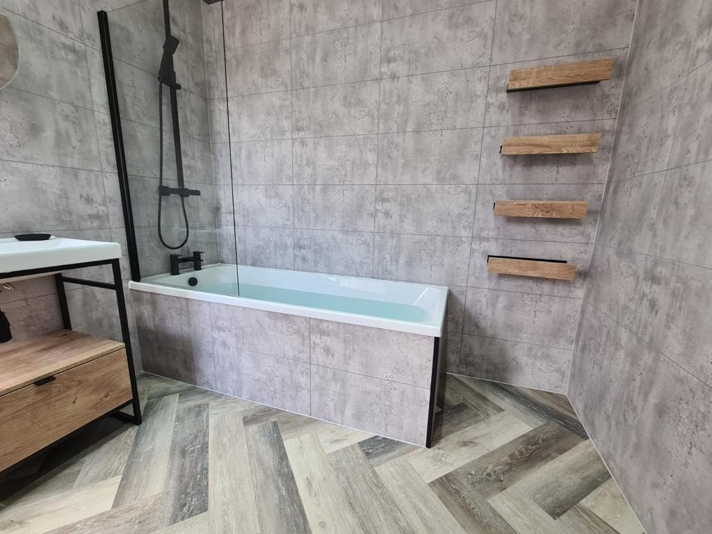 105-bathroom.jpg
