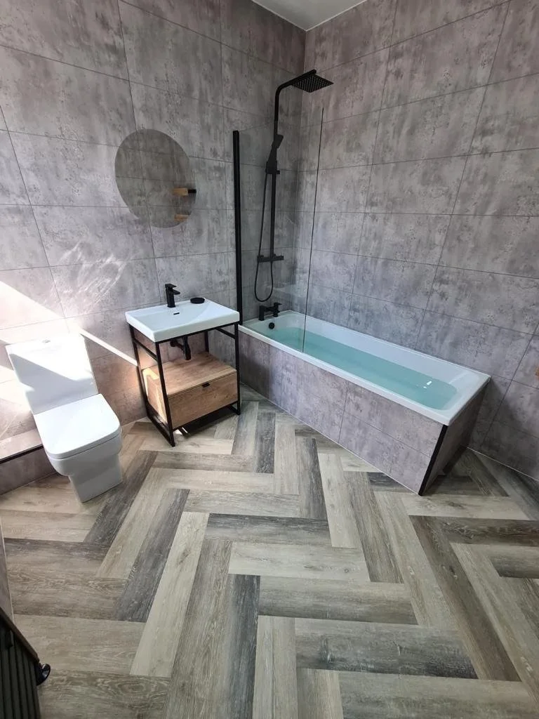 095-bathroom.jpg