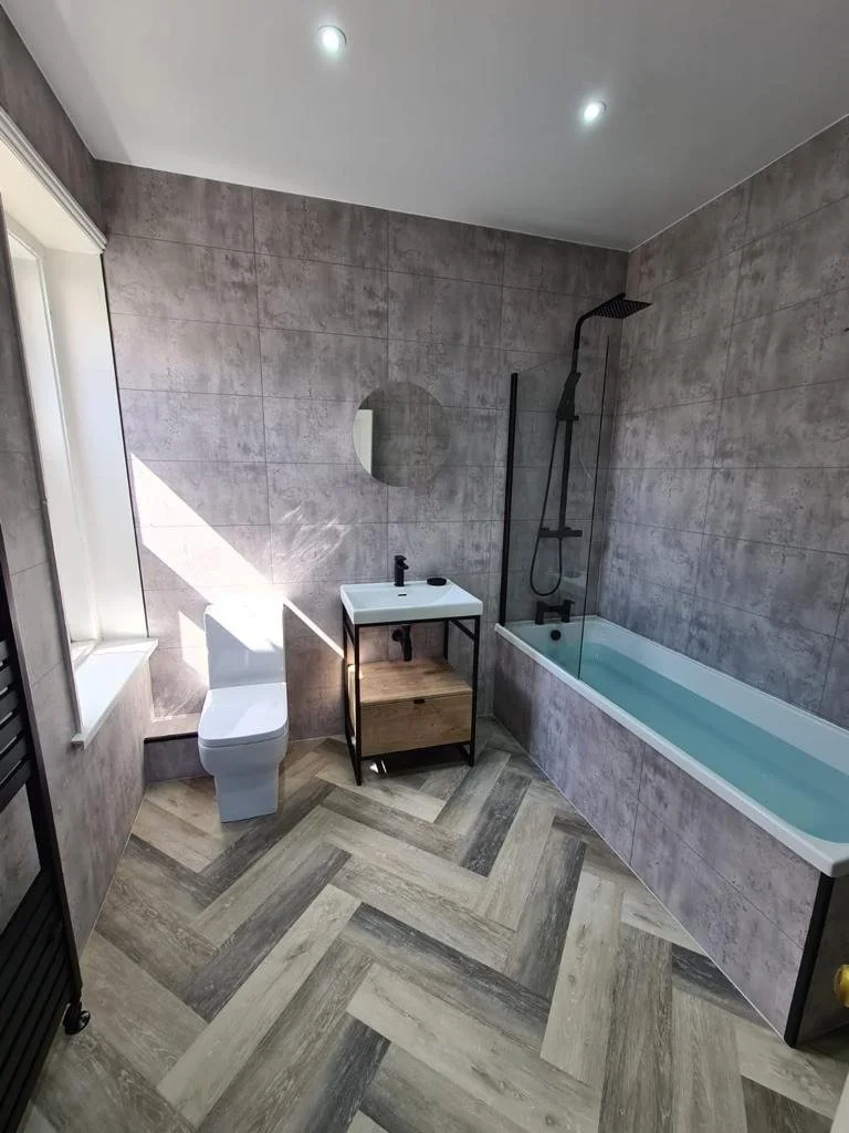 004-bathroom.jpg