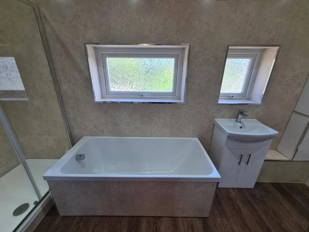 012-bathroom.jpg
