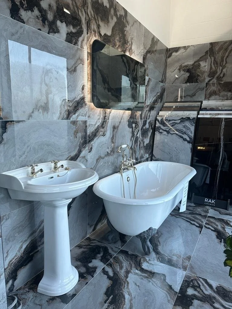 050-bathroom.jpg