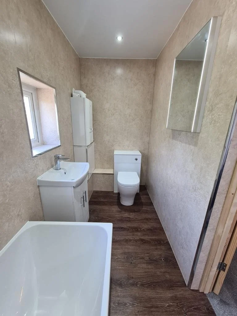 014-bathroom.jpg