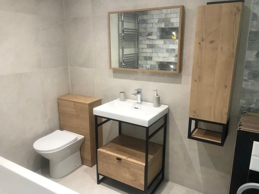 008-bathroom.jpg