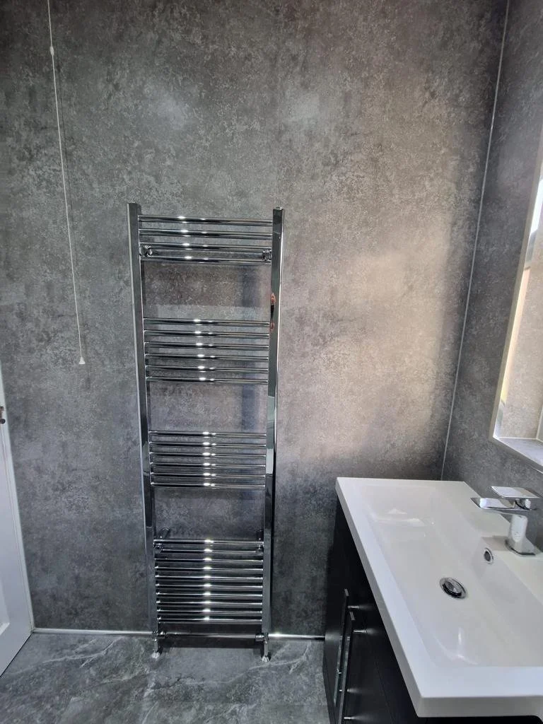 043-bathroom.jpg