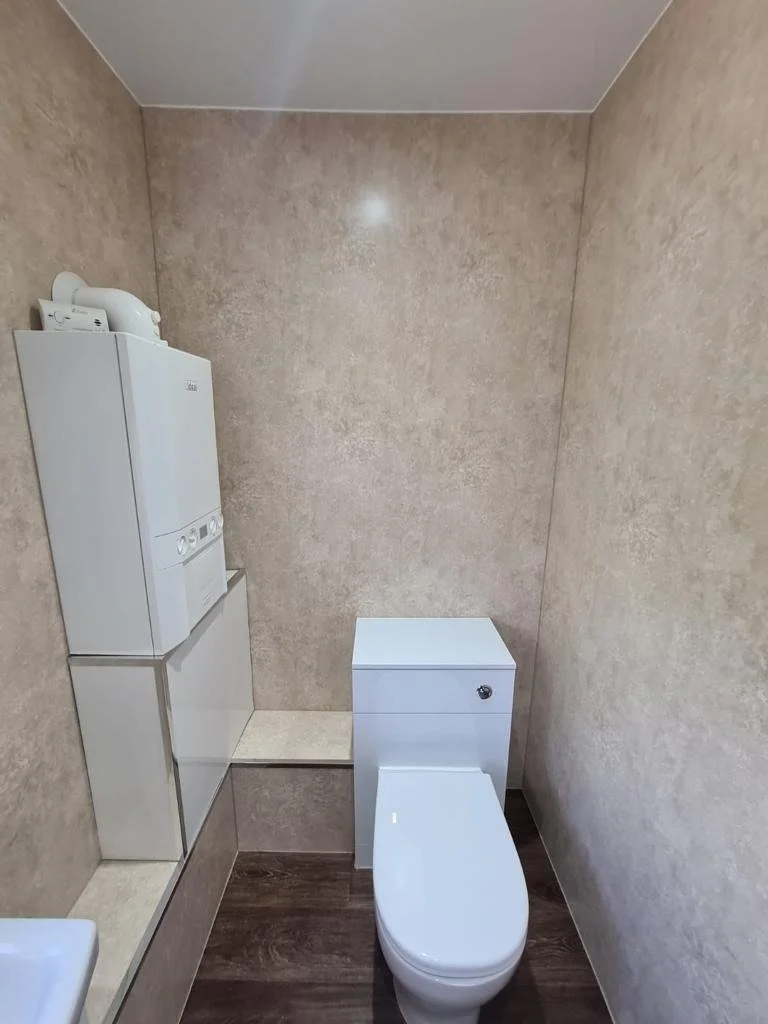 101-bathroom.jpg
