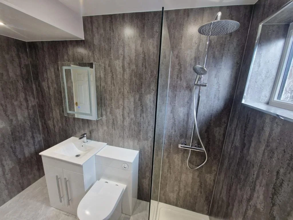 051-bathroom.jpg
