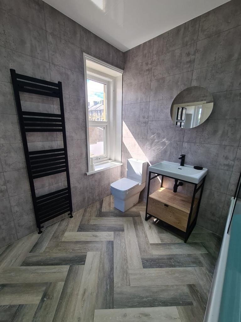 006-bathroom.jpg