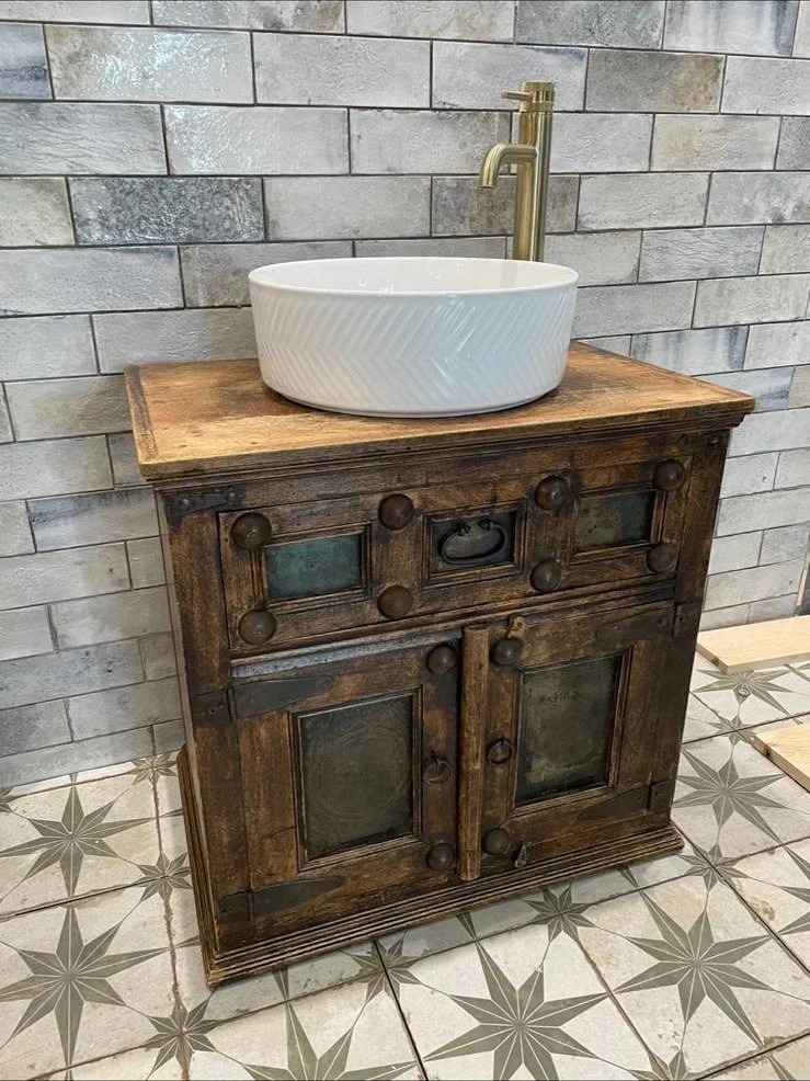 053-bathroom.jpg