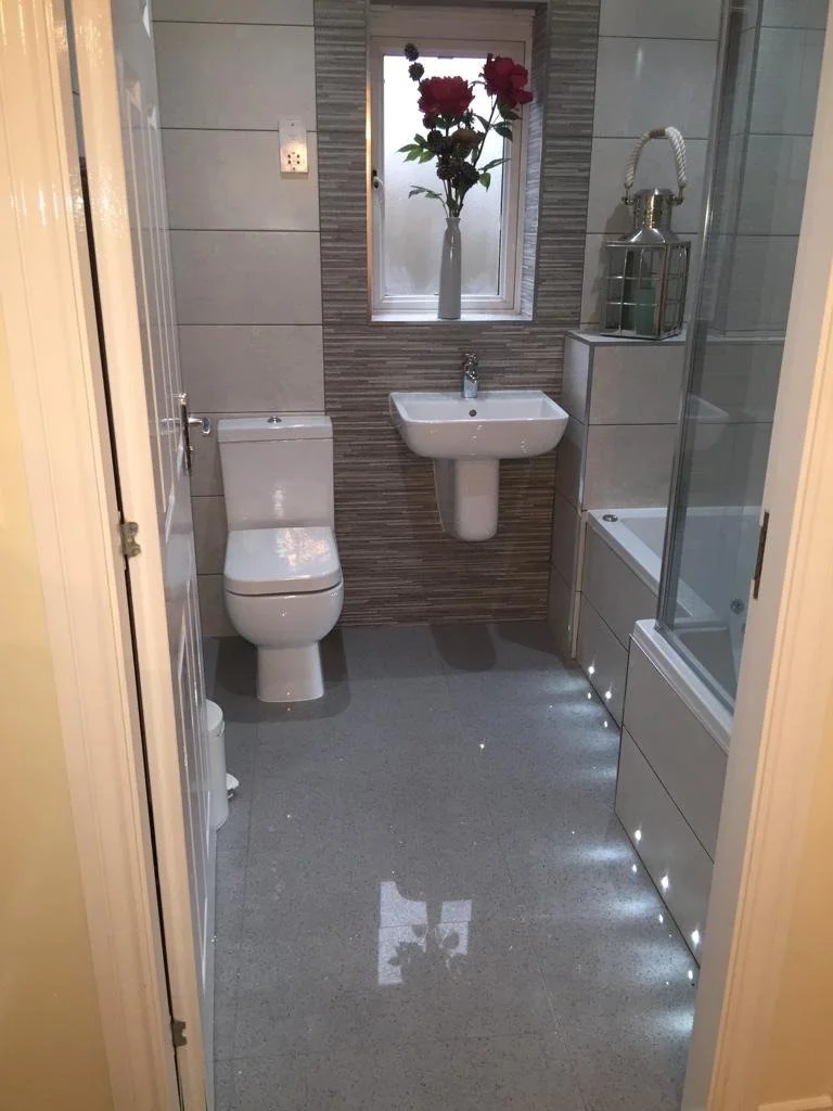 022-bathroom.jpg