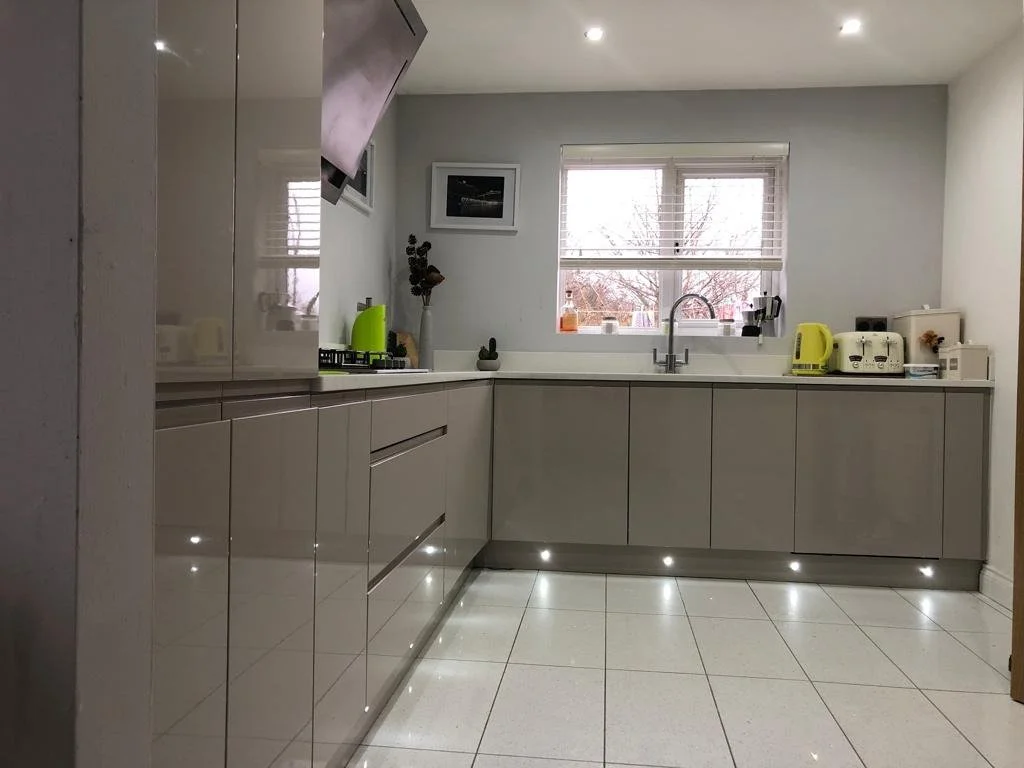 027-kitchen.jpg