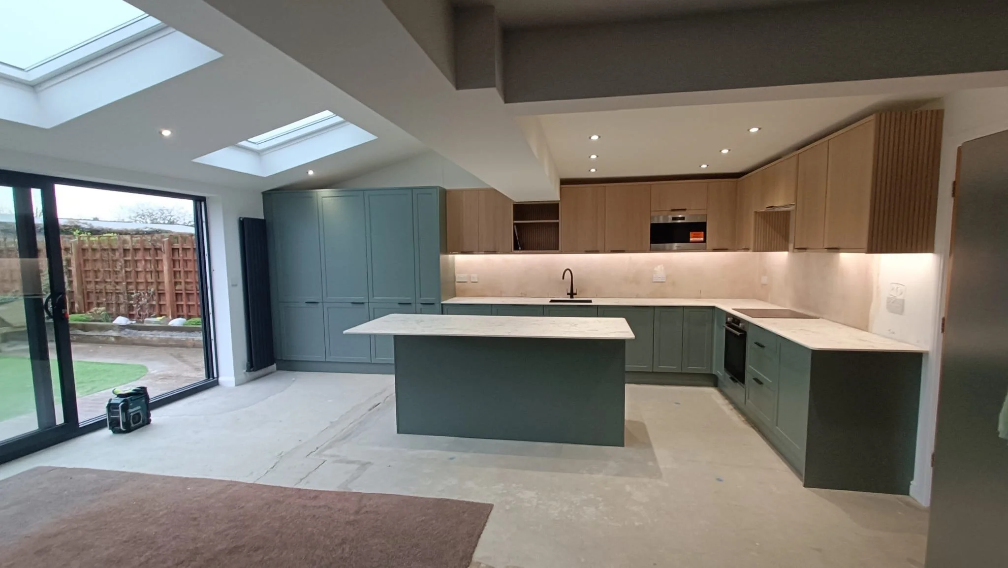 021-kitchen.jpg
