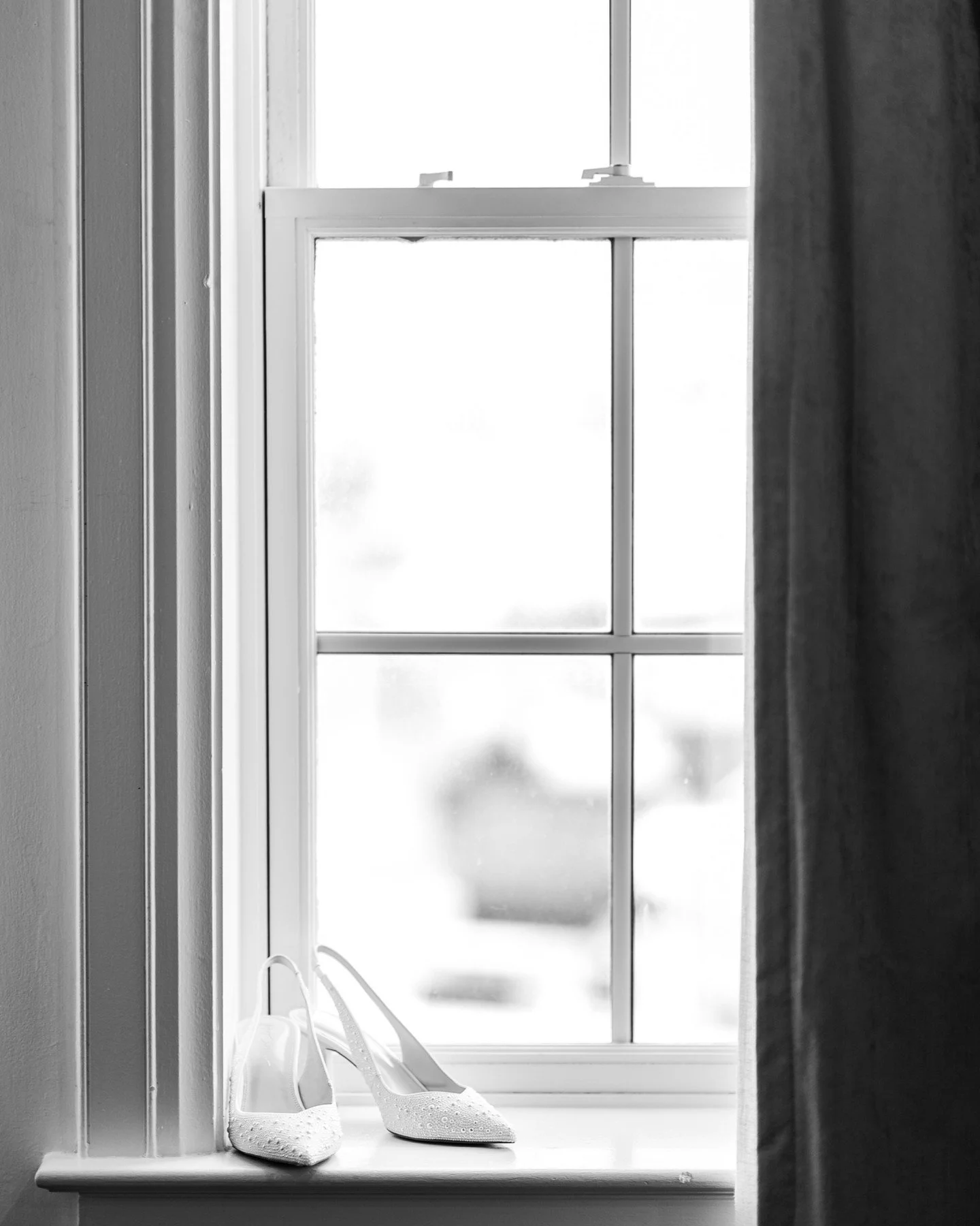 The details you carefully chose deserve to be remembered. Your dress, rings, stationery, and personal touches are part of your story, and I photograph them with intention so they don&rsquo;t fade with time.