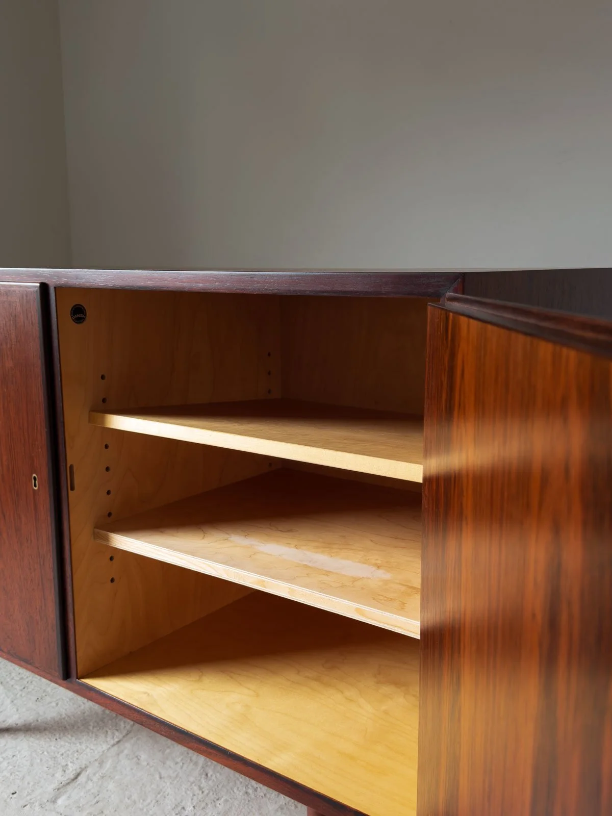 Poul-Hundevad-rosewood-cabinet-with-original-key-7.jpg